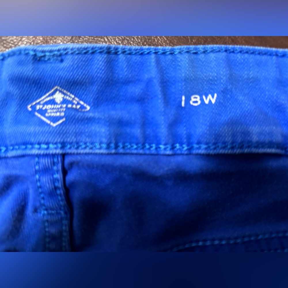 St. John's Bay Bright Blue Cropped Women's Jeans - Picture 3 of 6